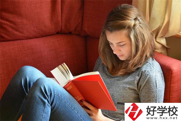 在湖南考不上高中怎么辦？女孩學(xué)點什么好？