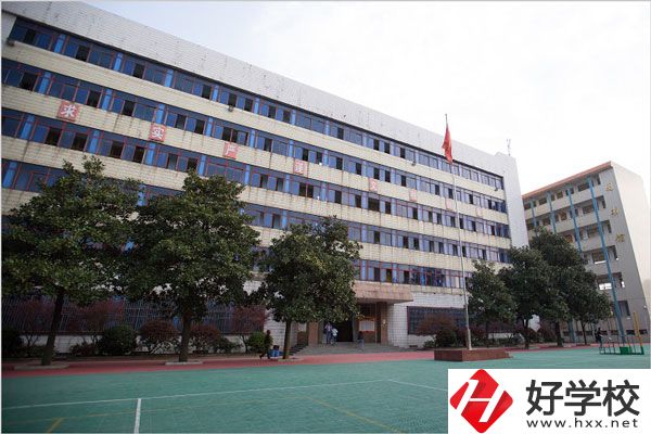 湖南省經濟貿易職業(yè)中專學校教學樓