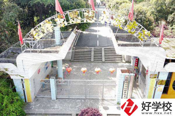 岳陽市君山區(qū)職業(yè)技術(shù)學校有什么特色?學費多少?