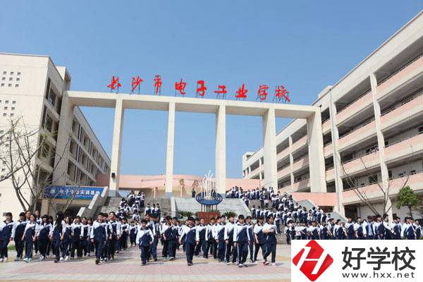 長沙市有哪些中專學(xué)校？它們學(xué)費貴不貴？