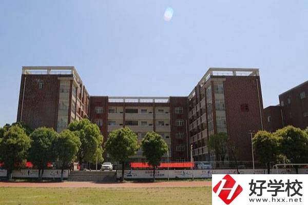 岳陽市高級技工學校開設(shè)了哪些熱門專業(yè)？